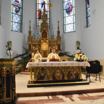 6 octombrie: Cacica: Hramul sanctuarului, cu gândul la sfânta Fecioară Maria, Regina Rozariului