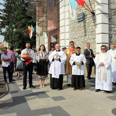 8 septembrie: Rădăuţi: Sărbătoarea hramului cu resfinţirea bisericii şi consacrarea noului altar