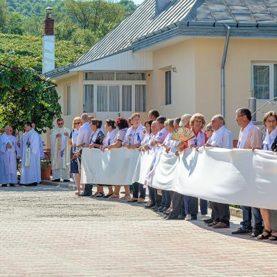 24 august: Coman: Sfinţirea bisericii şi consacrarea altarului