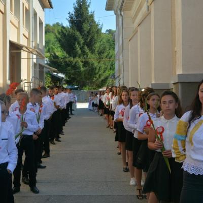 18 august: Mărgineni: Administrarea sfântului Mir