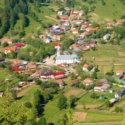 11 august: Ciugheş: Doi copii şi Isus în Euharistie