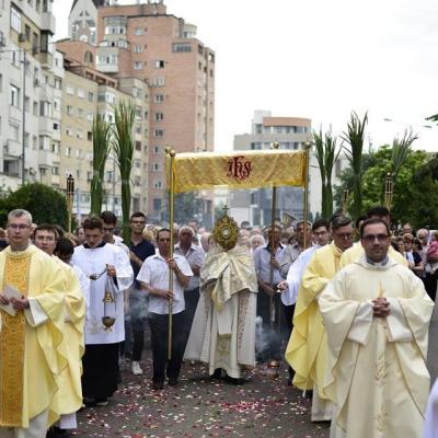 20 iunie: Bacău: Procesiune de Joia Verde