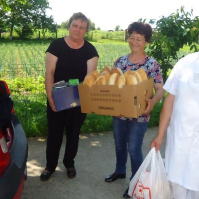 8 iunie: Vincenţieni din Roman la bolnavii din Bozieni