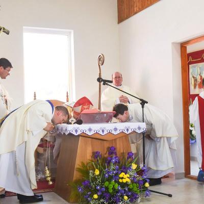 12 mai: Traian: Sfinţirea capelei "Maicii Domnului a Încrederii"