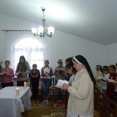 30 aprilie - 2 mai: Siret: "Dacă veţi fi ceea ce trebuie să fiţi, veţi înflăcăra lumea!" - întâlnire pentru tinere