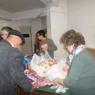 29 aprilie: Iaşi: Bucuria Învierii dusă bolnavilor de la spitalul Pădureni-Grajduri de credincioşii din comunitatea "Sfânta Tereza a Pruncului Isus"