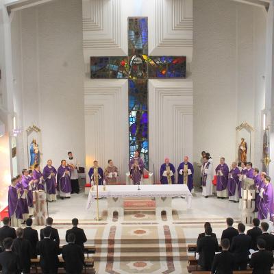 4 aprilie: Iaşi: Vizita cardinalului Luis Francisco Ladaria Ferrer, SJ, la Institutul Teologic "Sfântul Iosif" (4 aprilie 2019)