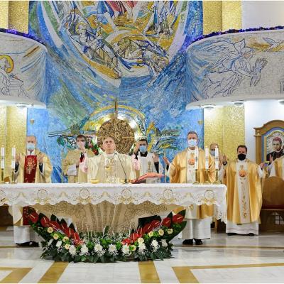 24 decembrie: Iaşi: Sfânta Liturghie din noaptea de Crăciun, la Catedrala "Sfânta Fecioară Maria, Regină"