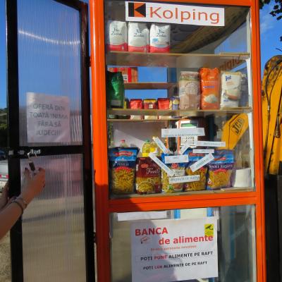 17 octombrie: Oituz: Banca de alimente pentru nevoiaşi