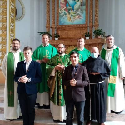 11 octombrie: Prăjeşti: Începutul anului de postulandat