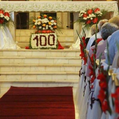 15 septembrie: Oneşti: Împlinirea a 100 de ani de la sfinţirea pietrei de temelie a Bisericii "Sfinţii Apostoli Petru şi Paul"
