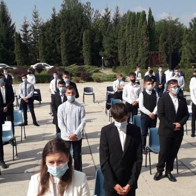 14 septembrie: Roman: Deschiderea anului şcolar 2020-2021 la Liceul Teologic Romano-Catolic "Sfântul Francisc de Assisi"