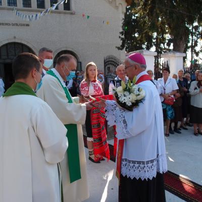 6 septembrie: Oţeleni: Sfinţirea monumentului dedicat eroilor