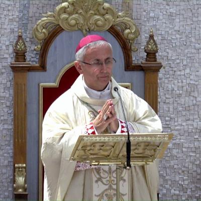 6 august: Iaşi (catedrală): Liturghia crismei