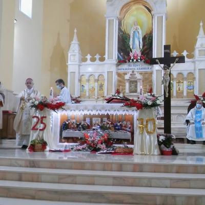20 iulie: Hălăuceşti: Jubilee de 70 de ani şi 25 de ani de profesiune călugărească cu Surorile Franciscane Misionare de Assisi