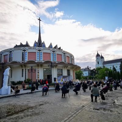 1 iunie: Iaşi: Împreună, la un an de la vizita Papei Francisc