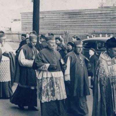 5 aprilie: data consacrării episcopului Anton Durcovici. Album comemorativ la a 72-a aniversare