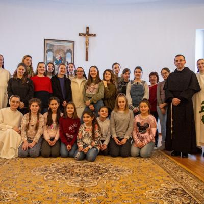 8-10 ianuarie: Siret: "Semănătorul a ieşit să semene". Prima întâlnire pentru tinere din ciclul de întâlniri din Anul Sfintei Liturghii