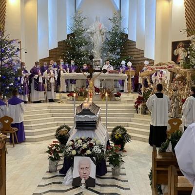 29 decembrie: Gherăeşti: Funeraliile părintelui Anton Bişoc