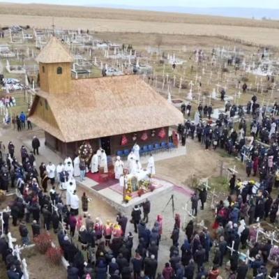 14 noiembrie: Valea Mare şi Faraoani: Hramul şi sfinţirea Bisericii "Sfântul Martin"