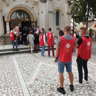 12 septembrie: Oneşti: Concertul caritabil "Spes mundi - Speranţa lumii" în Biserica "Sfinţii Apostoli Petru şi Paul"