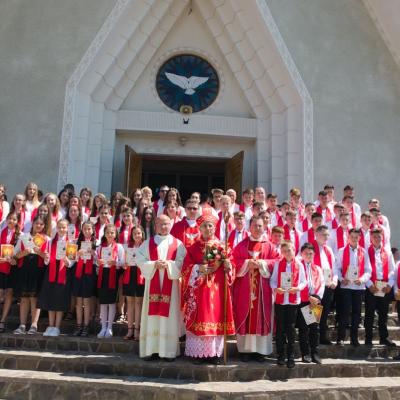 10 iulie: Dofteana: Administrarea sacramentului Sfântului Mir