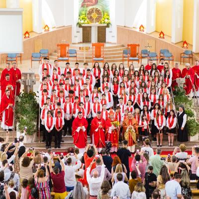 4 iulie: Bacău: Administrarea sacramentului Sfântului Mir în Parohia "Fericitul Ieremia Valahul"