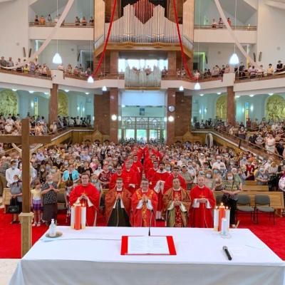 29 iunie: Bacău: Hramul Bisericii "Sfinţii apostoli Petru şi Paul"