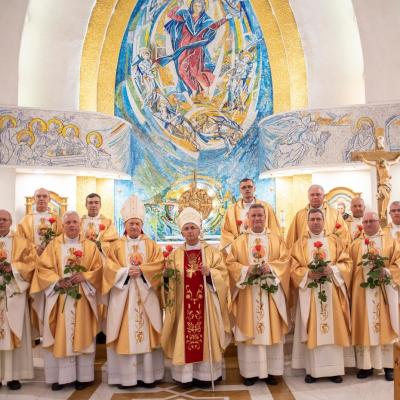 16 iunie: Iaşi: Liturghie de mulţumire pentru cei 25 ani de preoţie ai promoţiei 1996. Foto: Andreea Dima / ERCIS Media