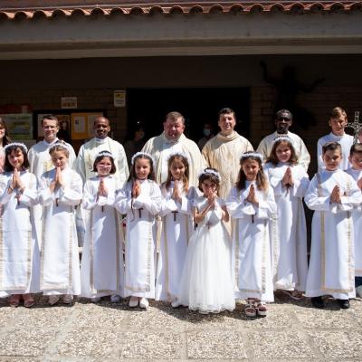 13 iunie: Ladispoli (Italia): Prima Sfântă Împărtăşanie în comunitatea catolică română