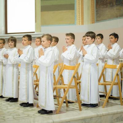 3 iunie: Buruieneşti: Prima Sfântă Împărtăşanie