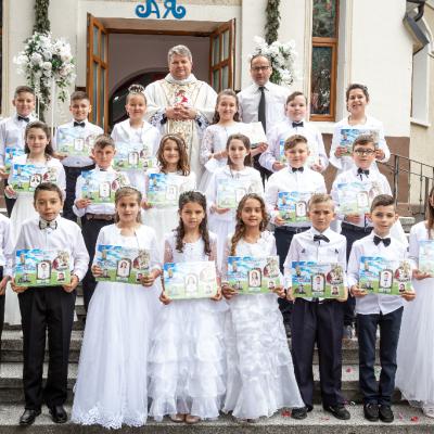 30 mai: Baraţi: Prima Sfântă Împărtăşanie