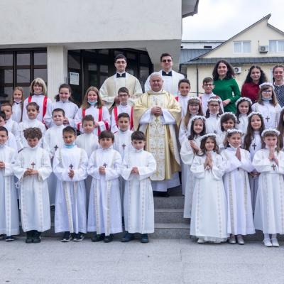 30 mai: Iaşi: Prima Sfânta Împărtăşanie în Parohia "Sfânta Tereza a Pruncului Isus"