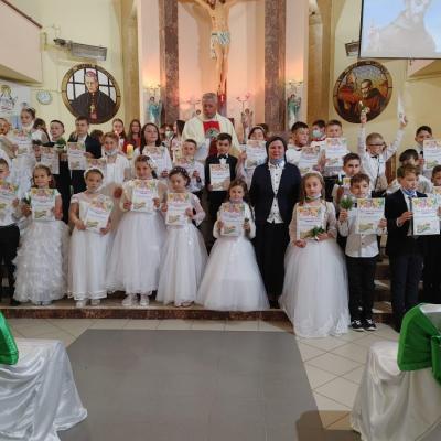 16 mai: Cleja "Sfântul Francisc": Prima Sfântă Împărtăşanie pentru 26 de copii