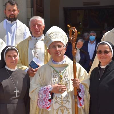 9 mai: Oituz: Jubileu de 25 de ani de profesiune călugărească