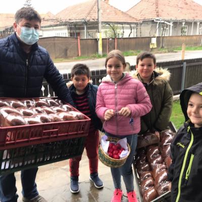 30 aprilie: Kolping: Cozonaci şi ouă roşii pentru oamenii străzii