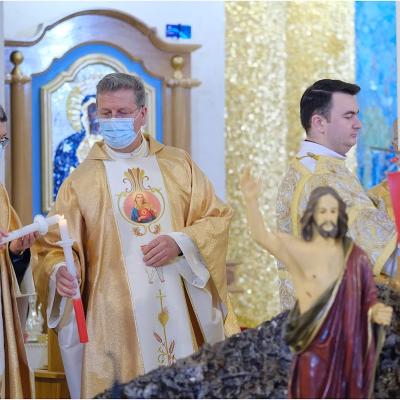 3 aprilie: Iaşi: Celebrarea Vigiliei Pascale în Catedrala "Sfânta Fecioară Maria, Regină"
