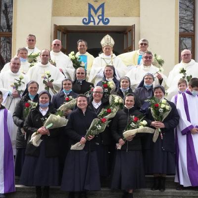 24 martie: Baraţi: Jubileu de 25 de ani de viaţă consacrată în Institutul "Slujitoarele lui Cristos, Marele Preot"