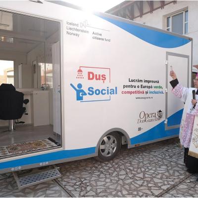 8 martie: Iaşi: Lansarea proiectului "Duş social" pentru persoanele fără adăpost