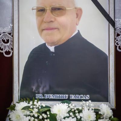 9 ianuarie: Mărgineni: Funeraliile părintelui Dumitru Farcaş