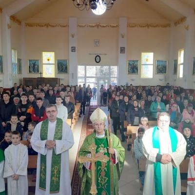 11-13 noiembrie: Vizită pastorală a PS Iosif Păuleţ în Parohia Dumbrăveni