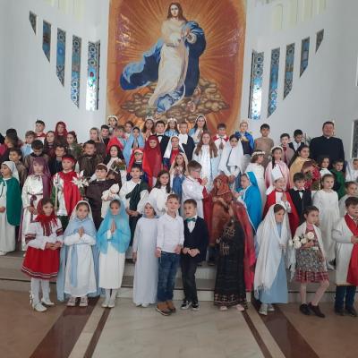 3 noiembrie: Pildeşti: Sfinţii - copiii, cerul şi pământul aduc slavă Domnului