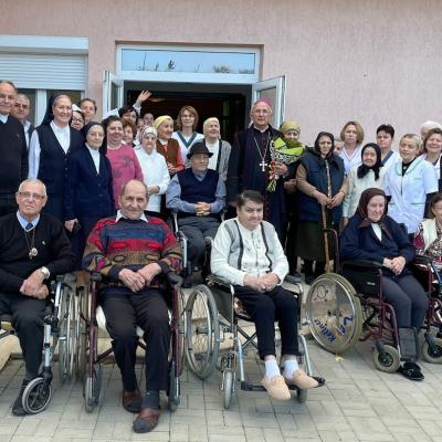19-21 octombrie: Vizită pastorală a PS Iosif Păuleţ la Asociaţia Caritas Roman