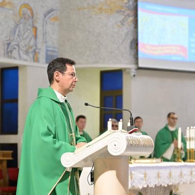 25 septembrie: Iaşi: Deschiderea noului an pastoral.