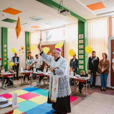 5 septembrie: Bacău: Deschiderea Şcolii Primare Saleziane "Don Bosco"