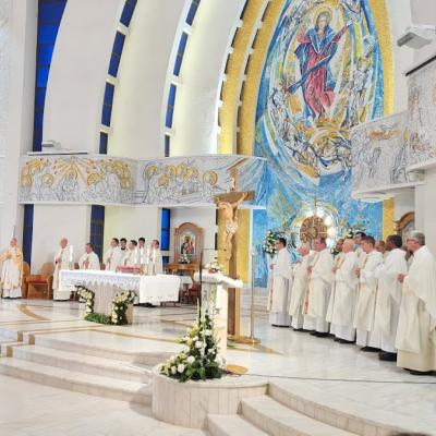 15 august: Iaşi: Hramul Catedralei "Adormirea Maicii Domnului"