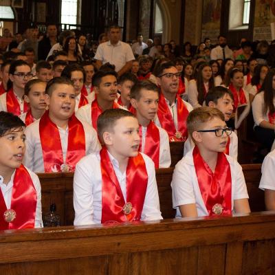 31 iulie: Oneşti: Administrarea Mirului în Parohia "Sfinţii Petru şi Paul"