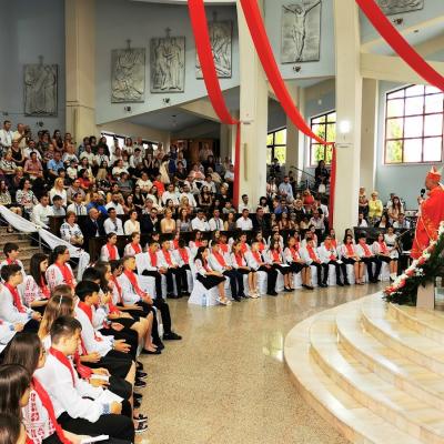 10 iulie: Roman: Administrarea Mirului în Parohia "Inima Neprihănită a Mariei" - I