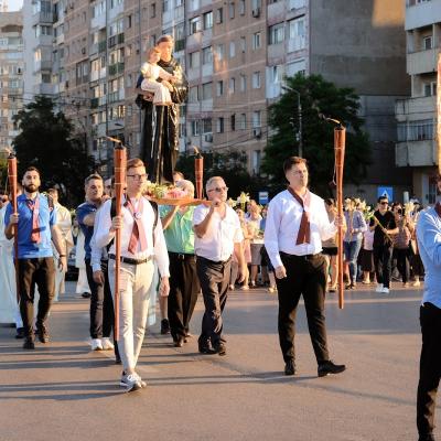 13 iunie: Iaşi: Hramul comunităţii "Sfântul Anton de Padova". Foto: Alexandru Robu