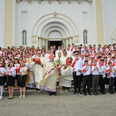 12 iunie: Luizi-Călugăra: Administrarea Mirului. Foto: Valentin Ferenţ